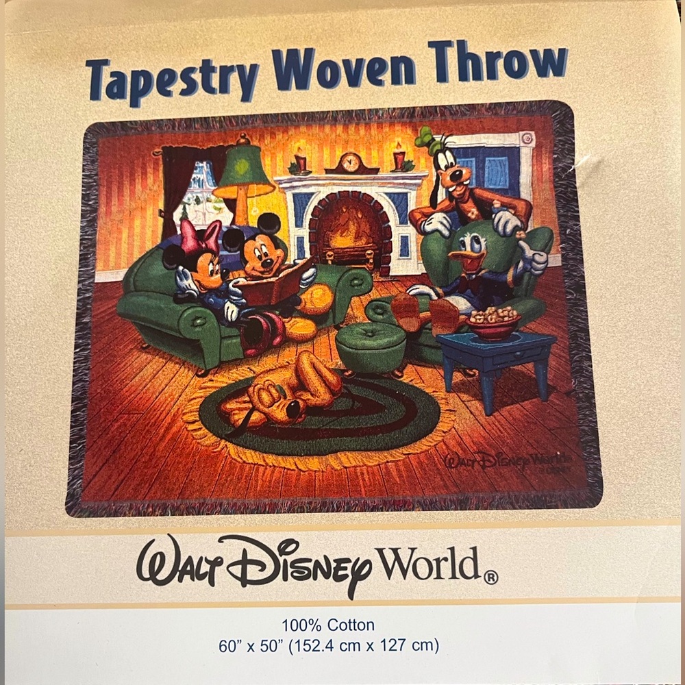 NEW Walt Disney Holiday Tapestry Throw Blanket Mickey/Minnie/Friends